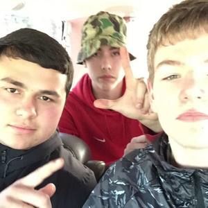 Meet your Posher, Kyle